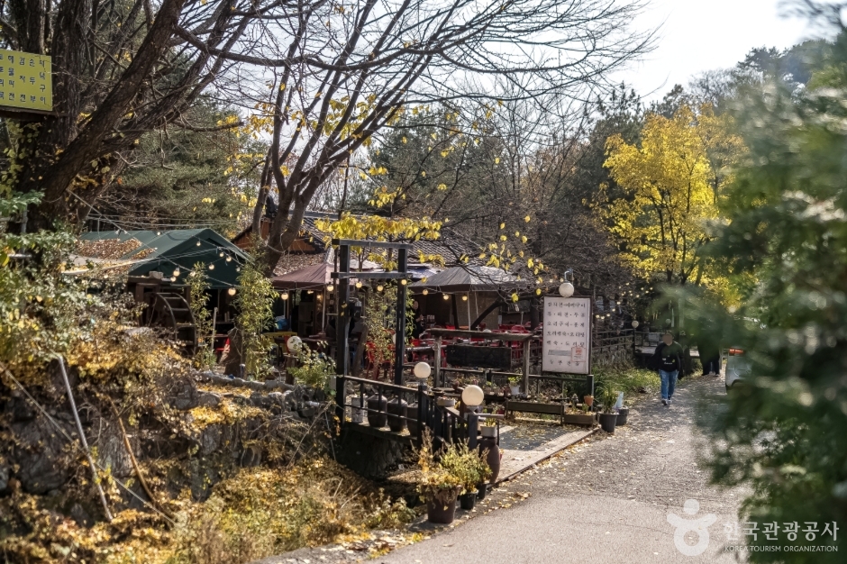 南漢山城伝統料理村