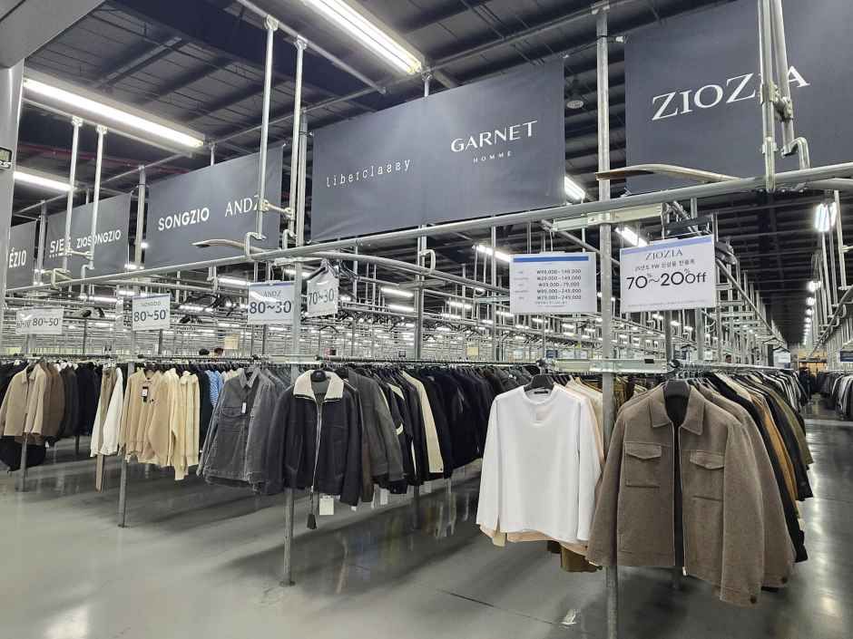 Fashion Warehouse [Tax Refund Shop](패션웨어하우스)