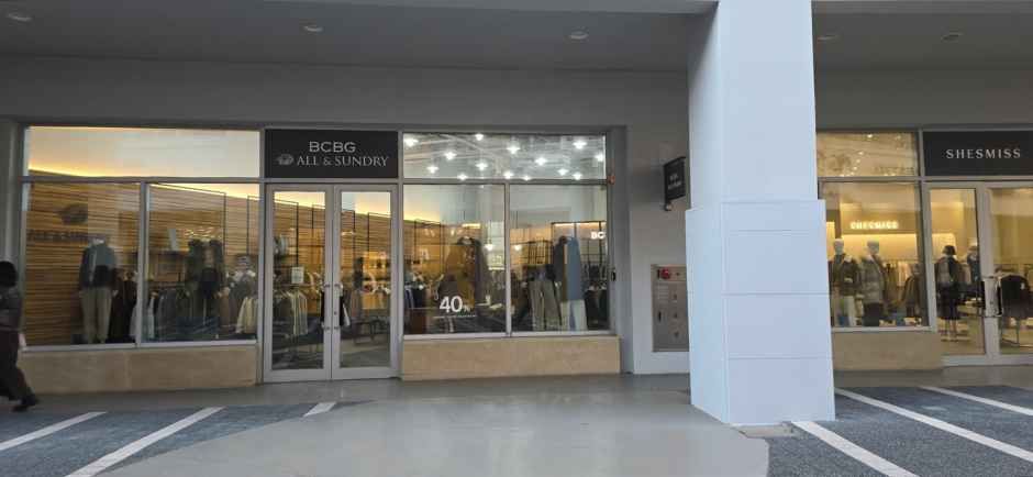 BCBG ロッテプレミアムアウトレット 金海店