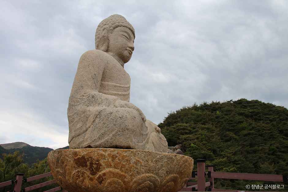Changnyeong Gwallyongsa Yongseondae Stone Seated Buddha