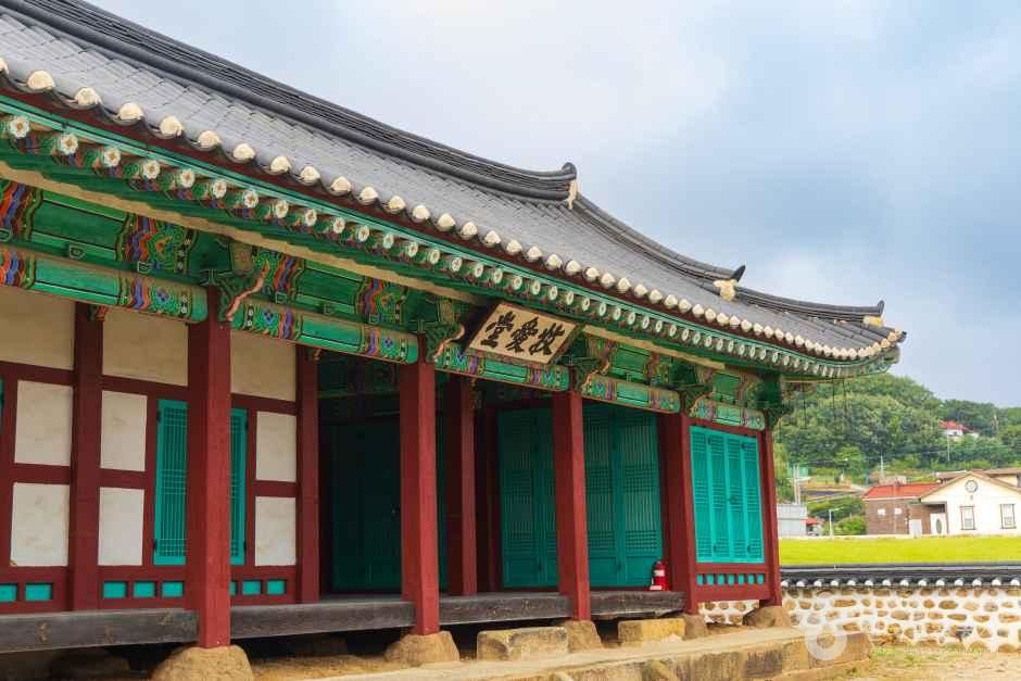 태안 목애당 - 충청남도 태안군 태안읍 백화로 54 관광 명소