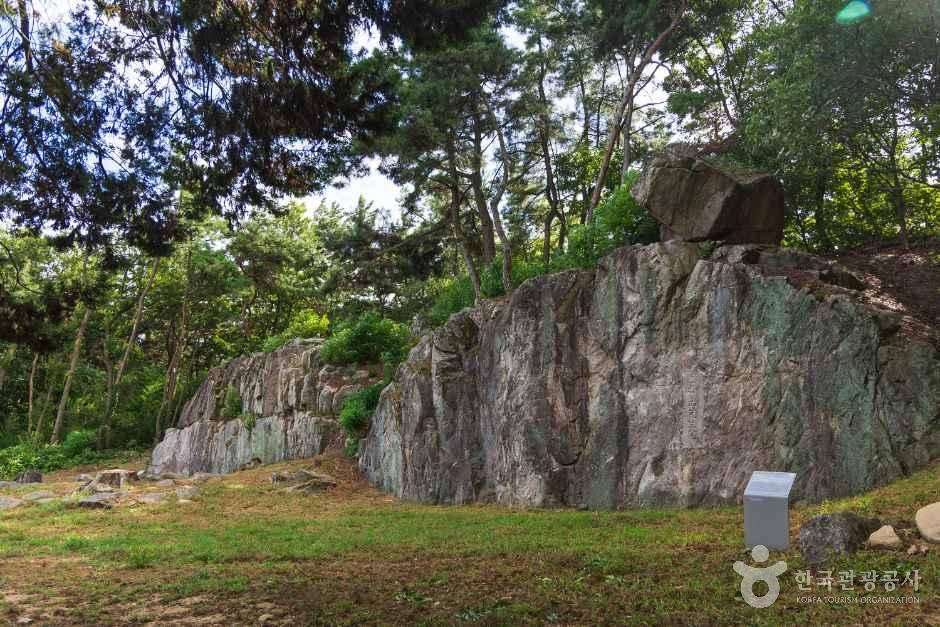 충남_예산_화암사_외부_6.jpg