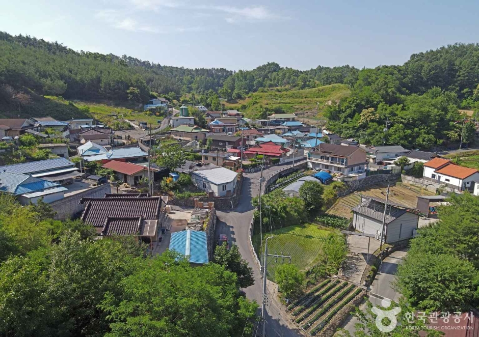 Daksil Village