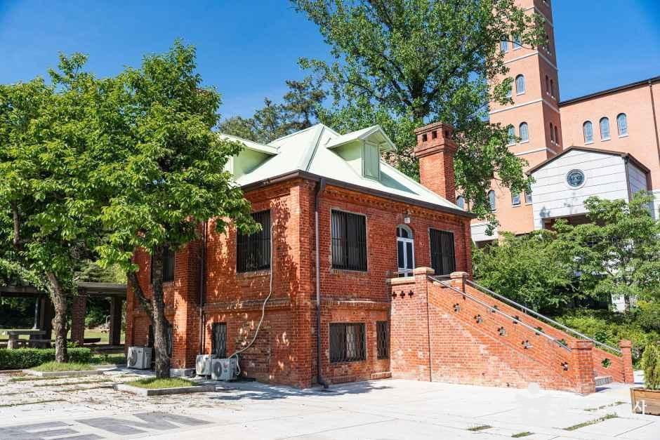 聖ベネディクト会倭館修道院（성베네딕도회 왜관수도원）