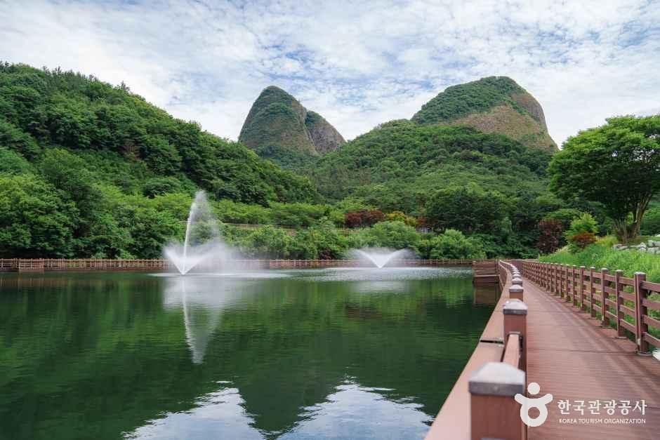 사양제 - 전북특별자치도 진안군 진안읍 마이산로 228-10 관광 명소