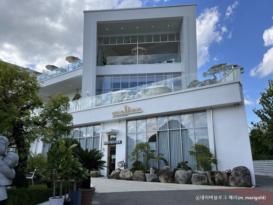 ゴールドヘーゲル（旧 ホン・ジョンフン ベーカリー本店）