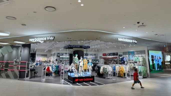 [事後免税店] New Balance（ニューバランス）キッズ・ロッテプレミアムアウトレットキフン（器興）店(뉴발란스키즈 롯데프리미엄아울렛 기흥점)