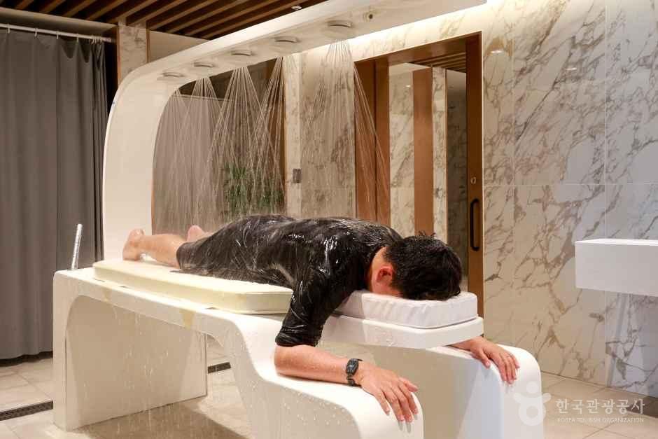 Peat Vichy Scrub: Full-body Hydromassage