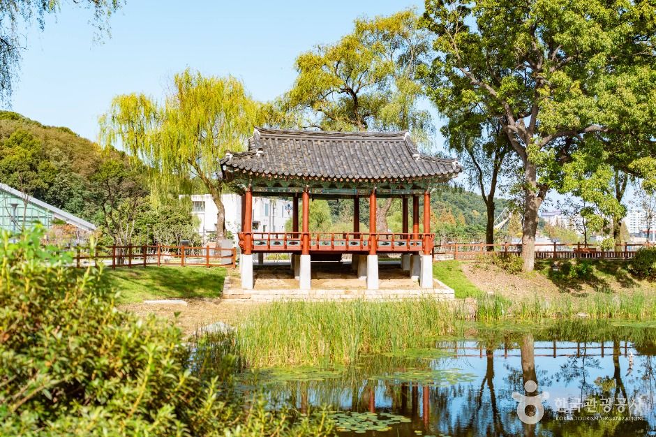 Yeongnamnu Pavilion (Cheonan)