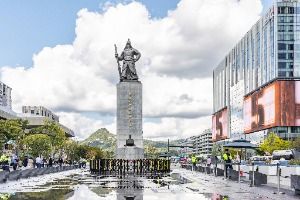 충무공 이순신 동상