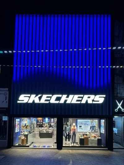 [事後免税店]SKECHERS（スケッチャーズ）・チュンチョンミョンドン（春川明洞）店(스케쳐스 춘천명동점)