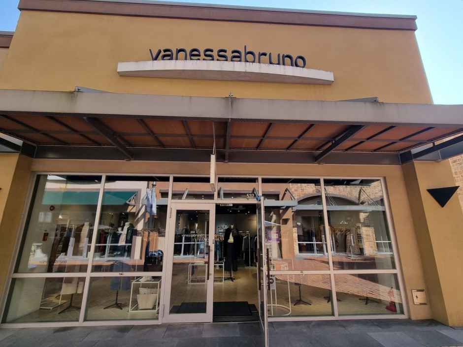 ヴァネッサブルーノ 新世界シモン プレミアムアウトレット 驪州店