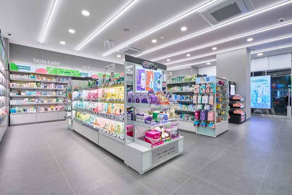 Olive Young - Myeongdongdaero Branch [Tax Refund Shop](올리브영 명동대로점)