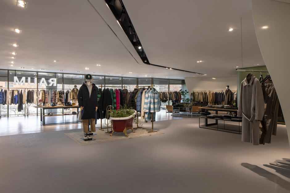 RAUM WEST[Tax Refund Shop]