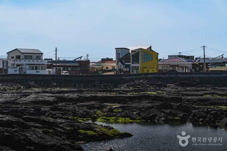 제주_떠오르길&middot;김녕 바닷길_외부_6.jpg