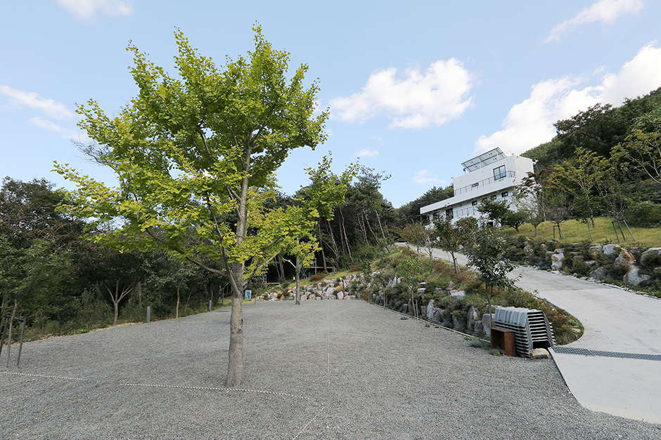 ヌルソルギル キャンプ村