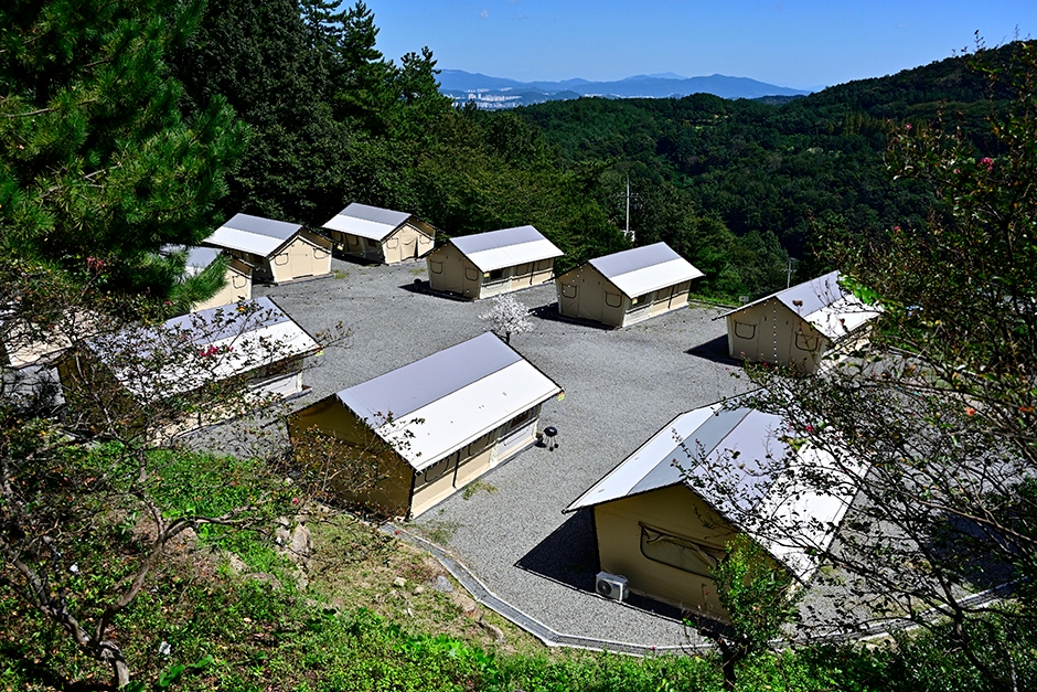 Cheonji Glamping