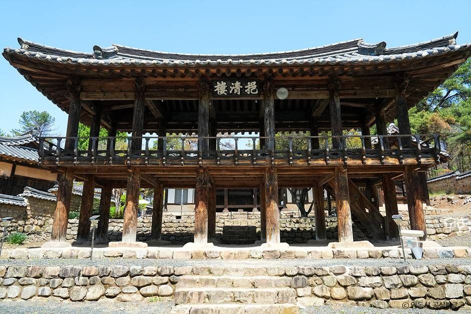Mukgye Seowon and Bobaekdang Ancestral House, Andong