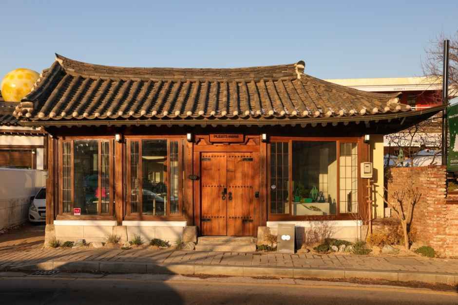 PLEATS MAMA EEUT Samcheong Branch [Tax Refund Shop]