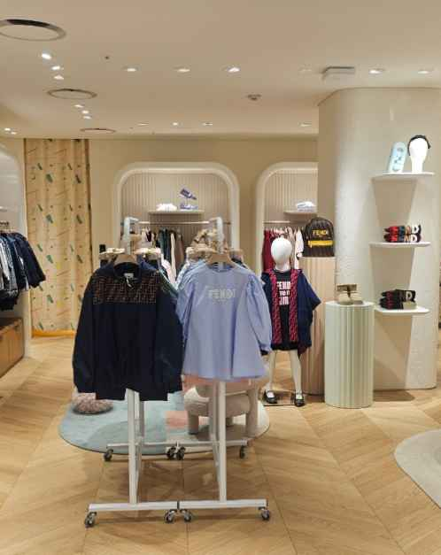 [事后免税店]芬迪 乐天百货商店总店(펜디 롯데백화점 본점)