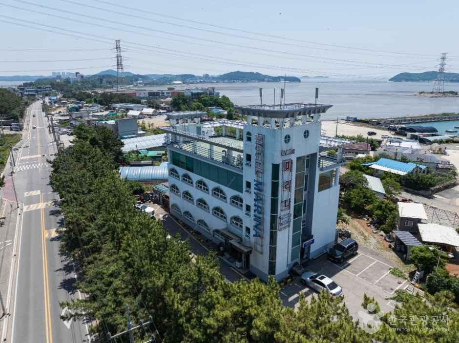 모텔 마리나