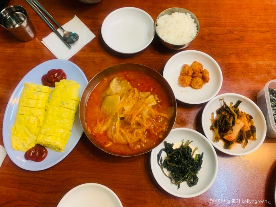 桥洞食堂