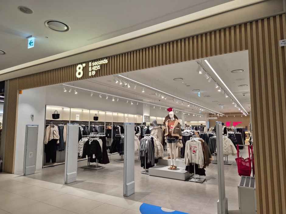 8 Seconds Hyundai Premium Outlet Daejeon Branch