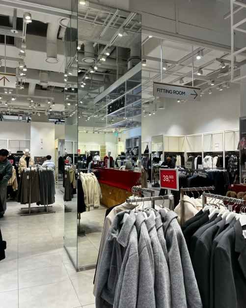 Eight Seconds 现代百货忠清店