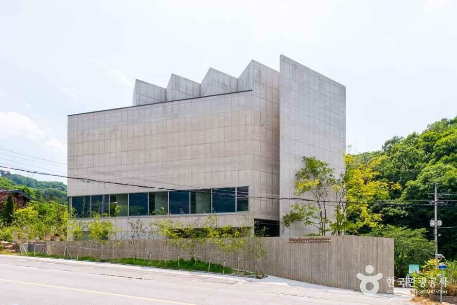 모던클로이스터