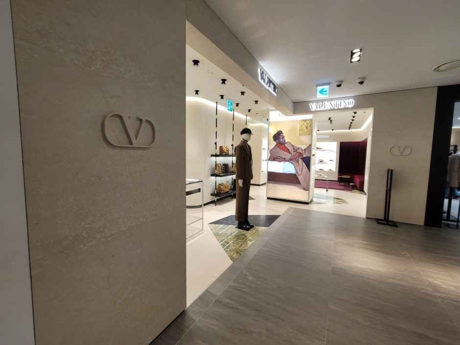 발렌티노남성 갤러리아백화점 명품관 WEST점