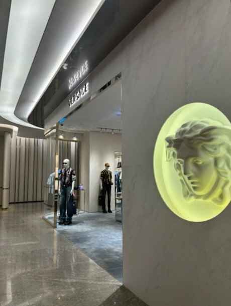 [事后免税店]范思哲 乐天百货蚕室AVENUEL店(베르사체 롯데백화점 잠실 에비뉴엘점)