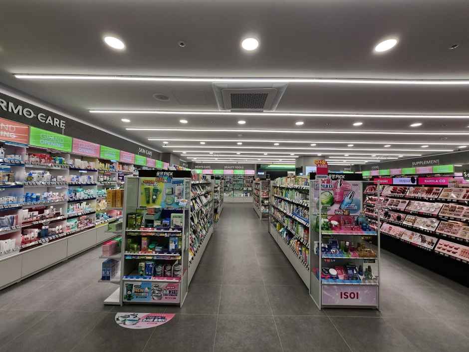 Olive Young - Seoyeouido Branch [Tax Refund Shop](올리브영 서여의도점)