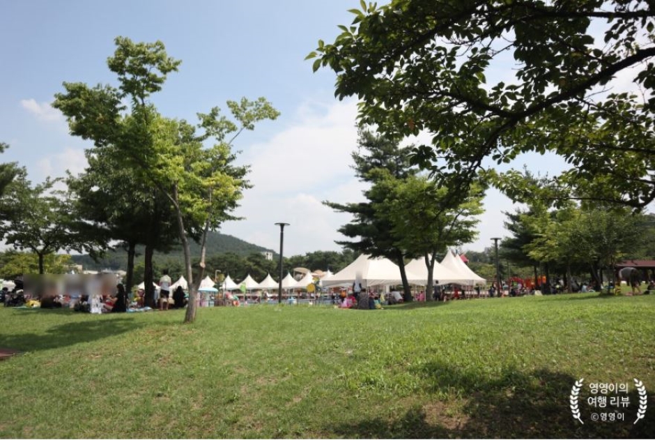 臥洞体育公園