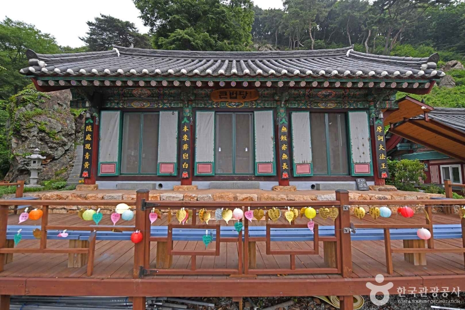 Donghyeolsa Temple