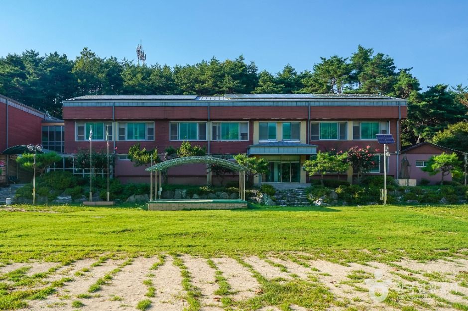 架山山城村