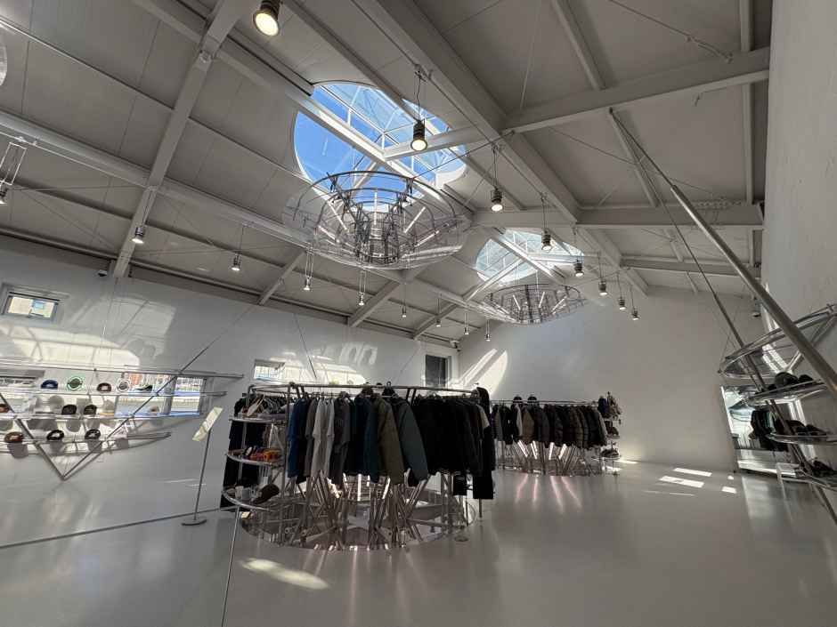 [事後免税店]kasina（カシナ）・ソンス（聖水）店(카시나 성수점)