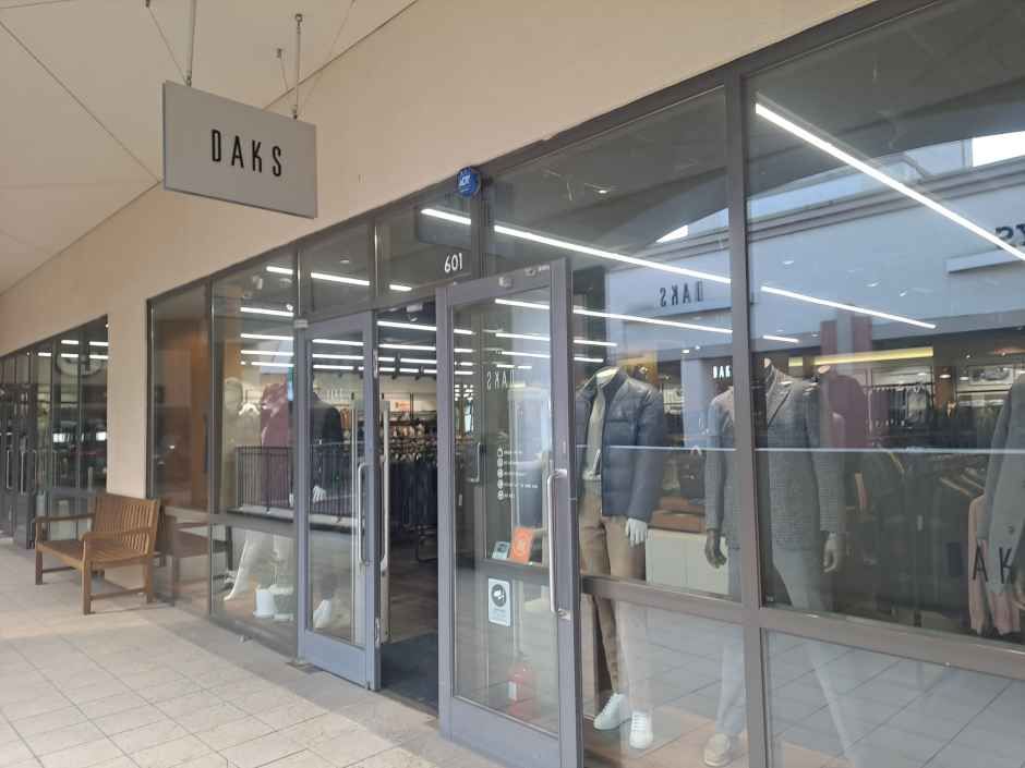 DAKS Shinsegae Simon Premium Outlets Paju Branch