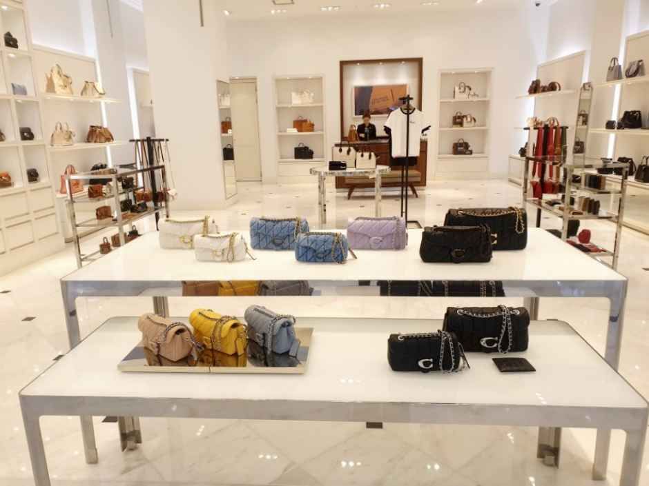 Coach Lotte Department Store Gimpo Airport Branch
