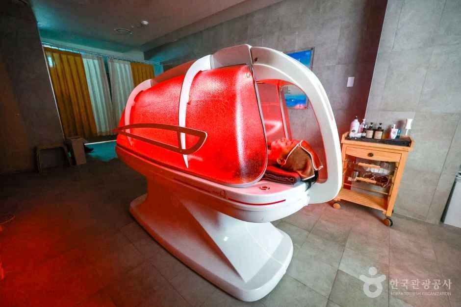 Thalasso Capsule: A Detox Program Powered by Marine-infused Steam