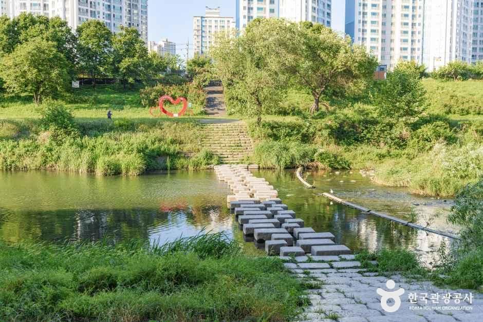 청계천 자전거도로