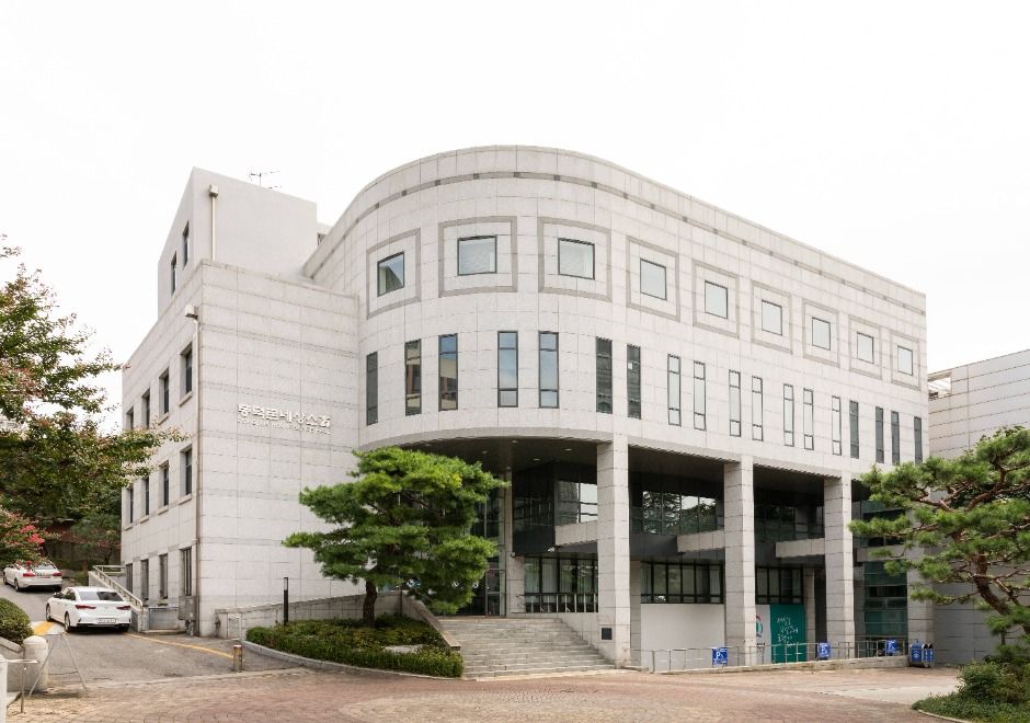 东德女子大学博物馆