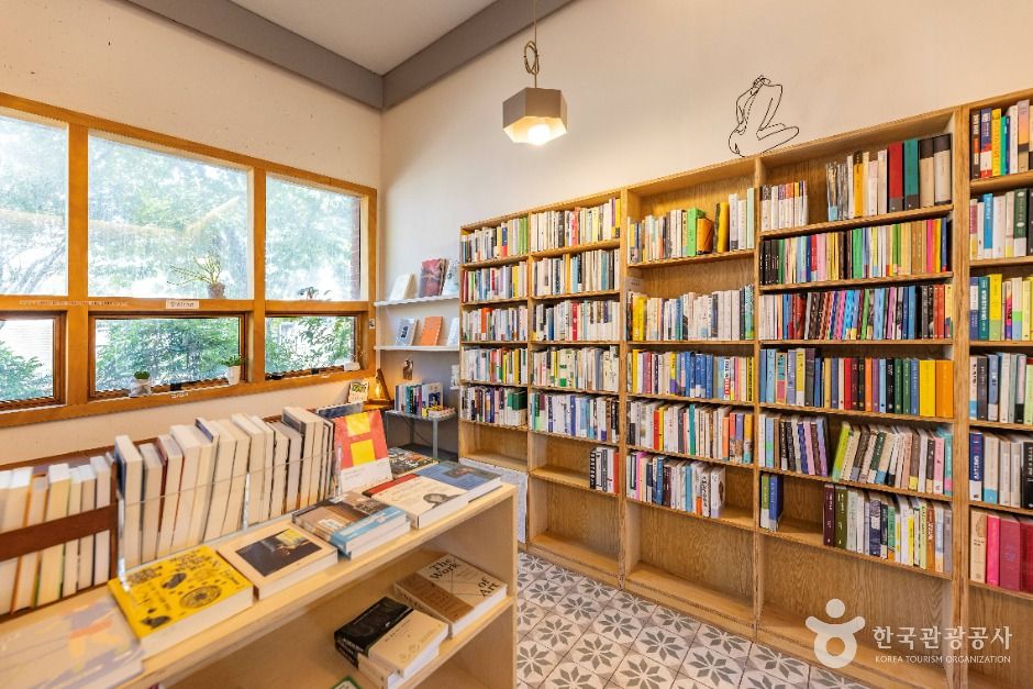 晚春书店
