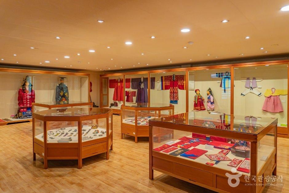 부산_부산진구_부산여자대학교 차박물관 (4).jpg