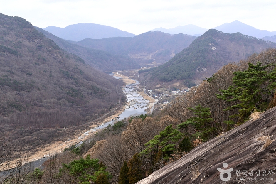 竜闕山