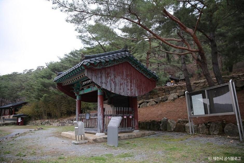 徳周寺（堤川）