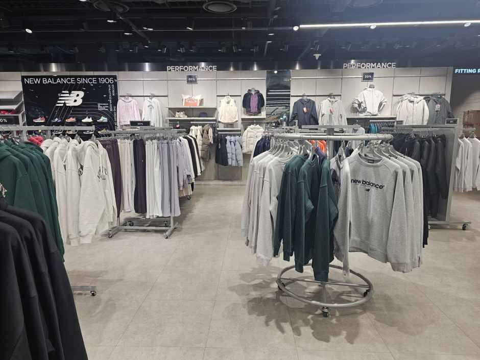 New Balance 乐天购物中心 光明店