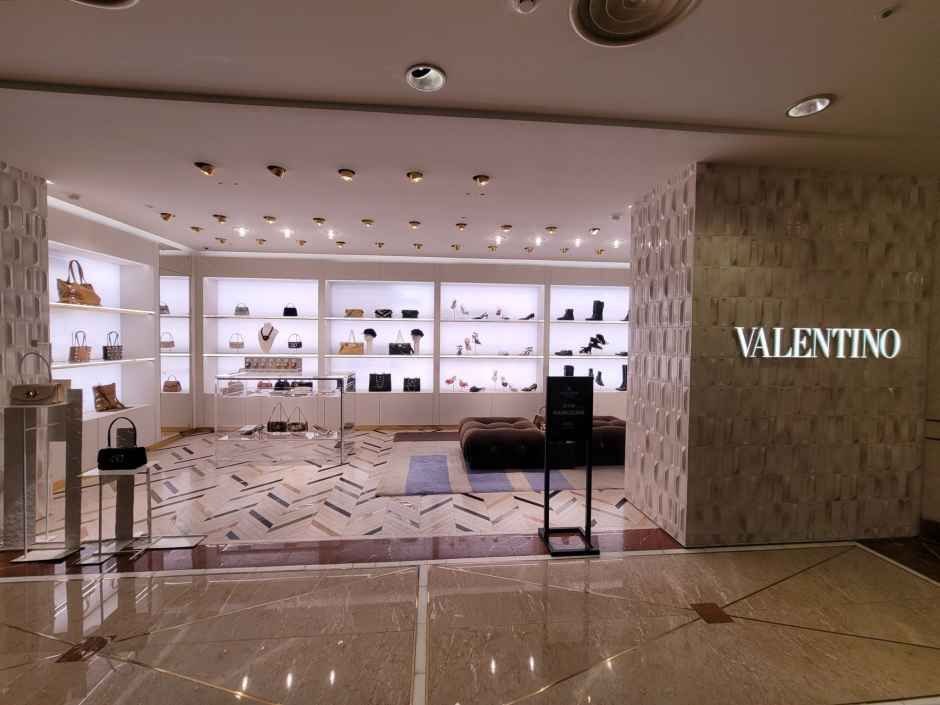 발렌티노 갤러리아백화점 명품관 EAST점