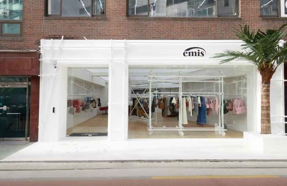 EMIS Flagship Store Seongsu[Tax Refund Shop](이미스 플래그십 스토어 성수)