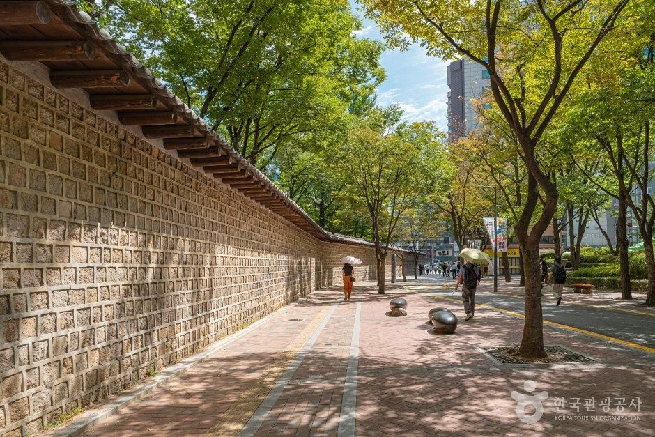 덕수궁 돌담길