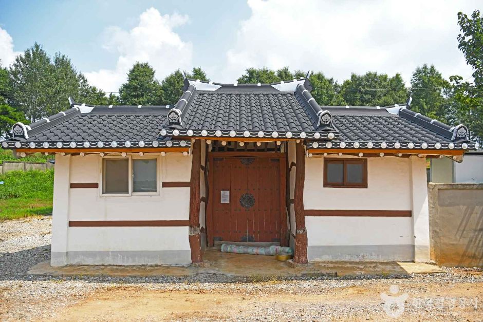 白石書院